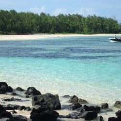 3688 - Beach break in a coastal village of Grand Baie - 1