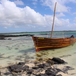 3688 - Beach break in a coastal village of Grand Baie - 1