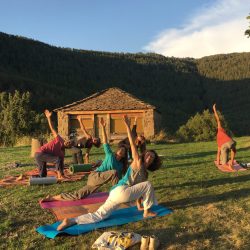 Yoga in der Natur in'Aragonien